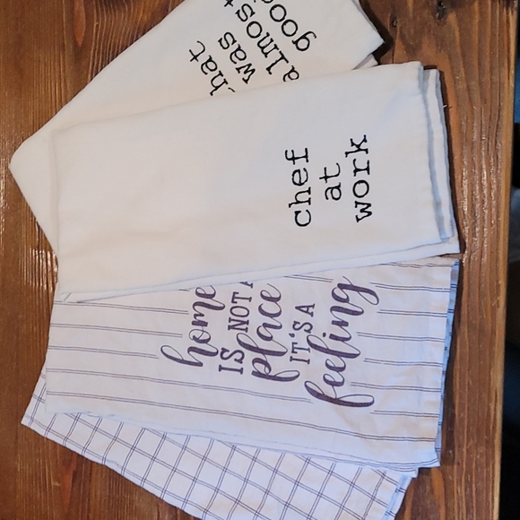 NWT 4 - 100% cotton kitchen towels dish